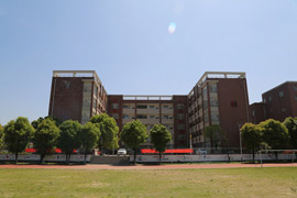 ���(y��ng)�е�һ�I(y��)�еȌ�(zhu��n)�I(y��)�W(xu��)У