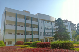 �����м����W(xu��)У