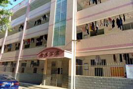 �����м����W(xu��)У